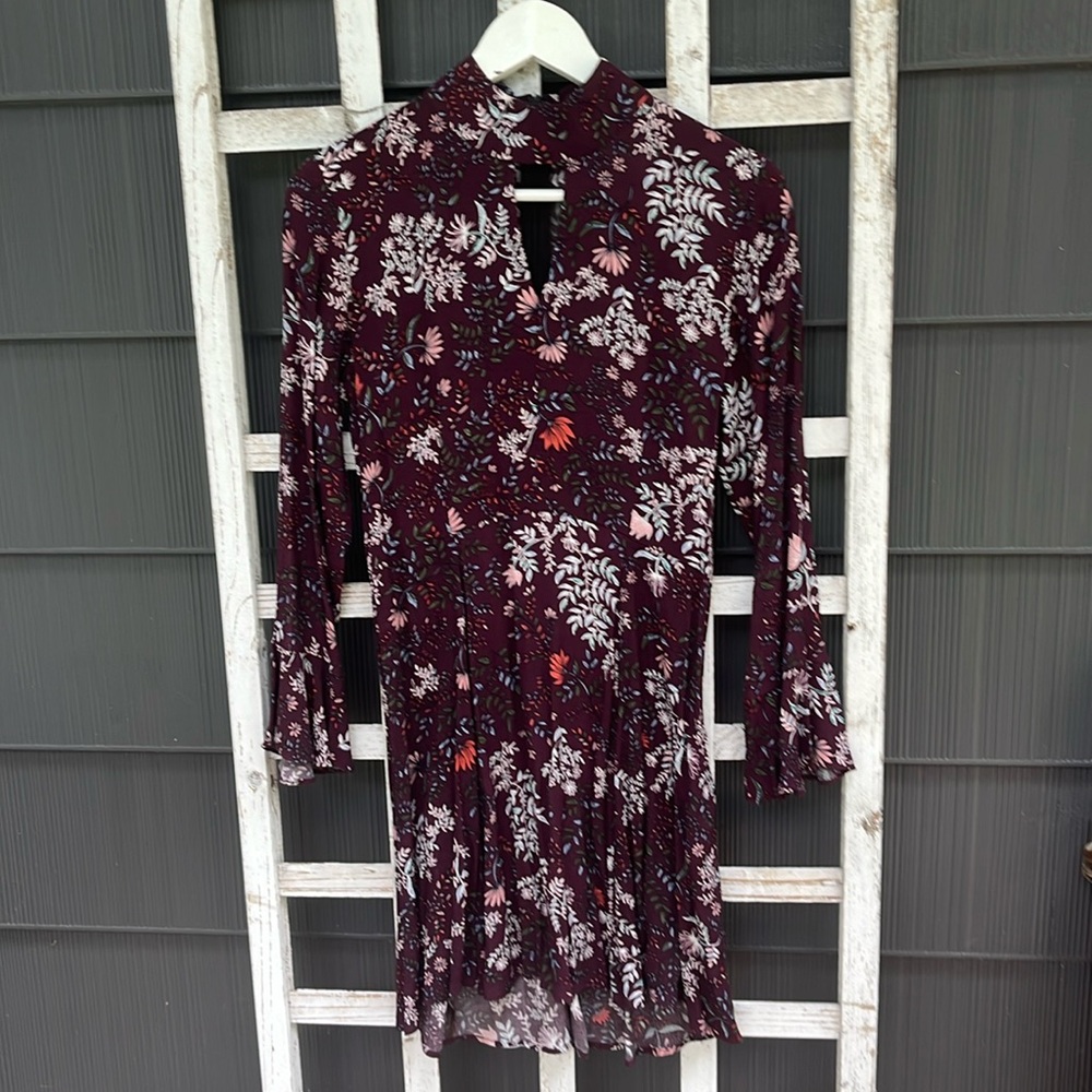 Women’s Floral Burgundy Dress Gorgeous size 4